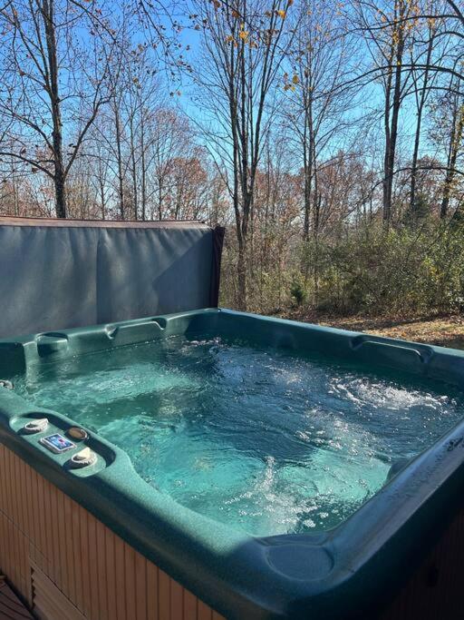 Optimum Cabin #12 With Hot Tub And Jacuzzi On Patoka Lake In Southern Indiana Seymour Exterior foto